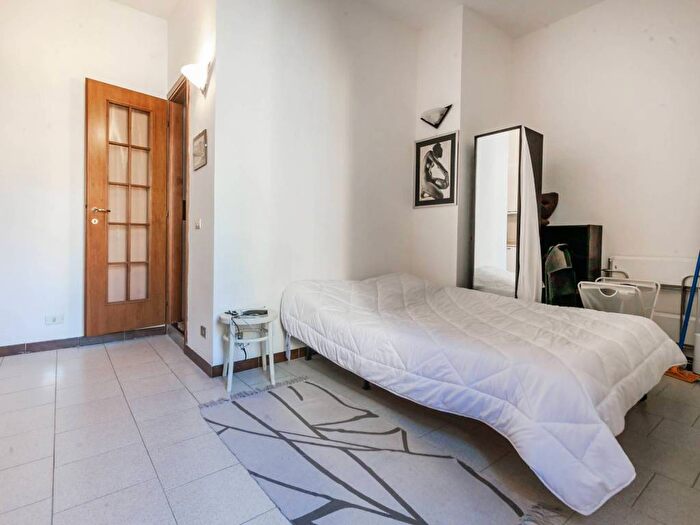 Appartamento monolocale in affitto in Via Carlo Farini, Isola, Milano