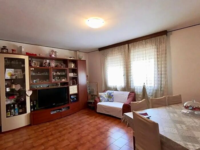 Appartamento quadrilocale in vendita in Piazza Don Lucio Ferrazzi, Pernumia