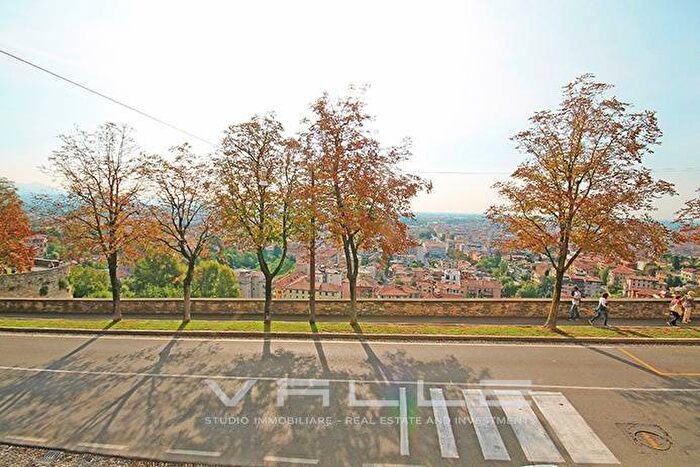 Appartamento con 6 locali in affitto in viale delle mura, Città Alta, Bergamo