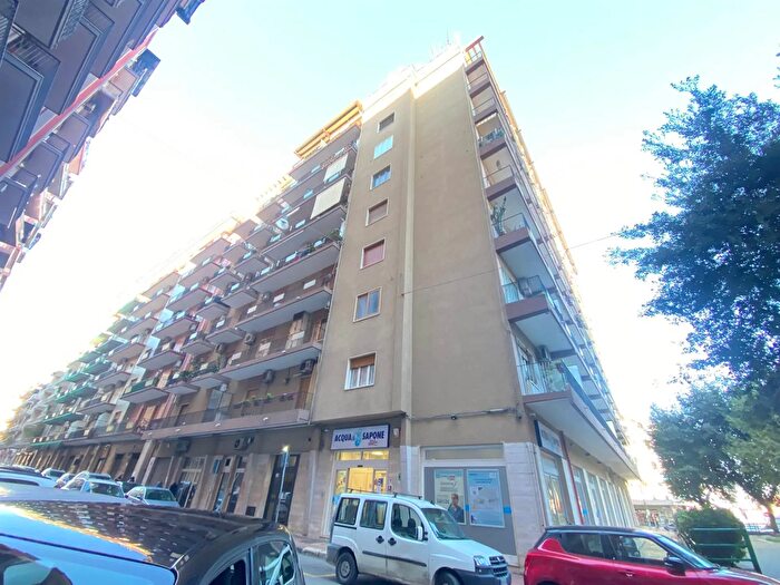Appartamento trilocale in vendita in Via Principe Amedeo TrecarrareBattisti Taranto Taranto, Taranto