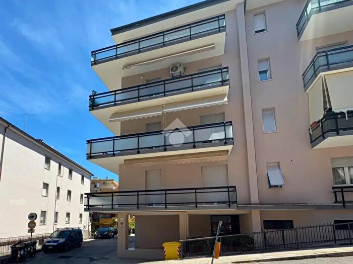 Appartamento trilocale in vendita in Via Colle Verde, Ancona