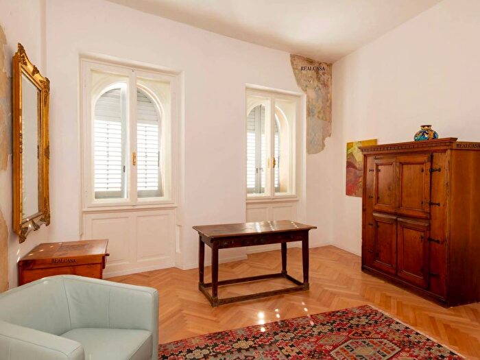 Appartamento trilocale in affitto in Piazza Lodron, Centro Storico, Trento