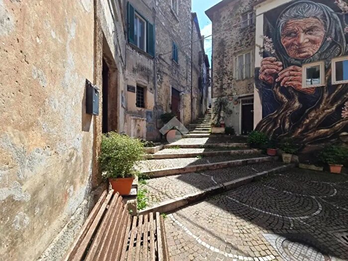 Appartamento trilocale in vendita in Via Santo Stefano, Fiuggi