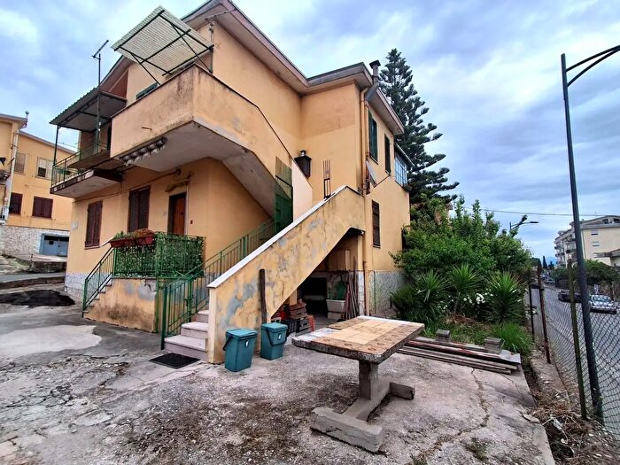 Appartamento quadrilocale in vendita in Via Mascagni, Eboli