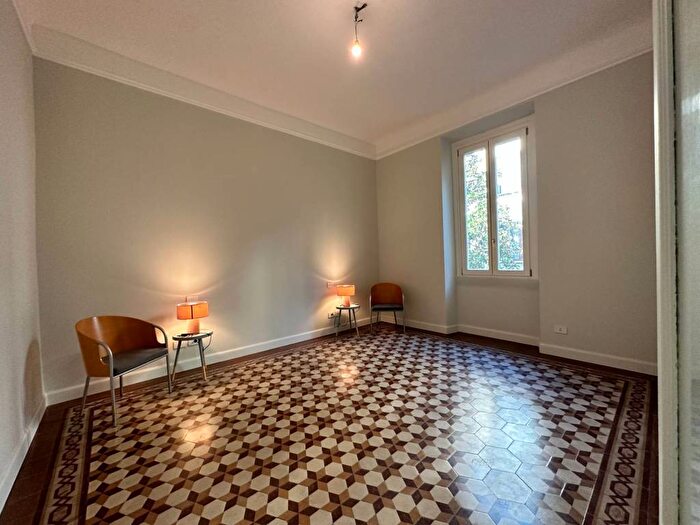 Appartamento con 5 locali in affitto in Via Giovanni Battista Morgagni, Morgagni, Milano