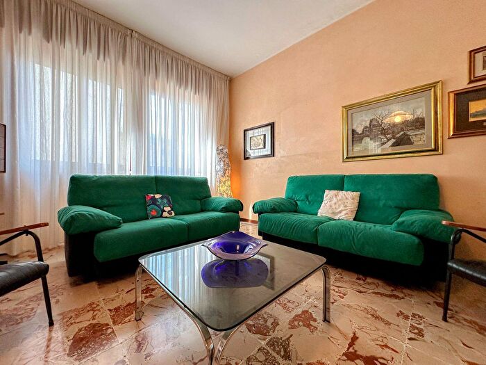 Appartamento con 5 locali in vendita in Via R dAngiò Gallipoli Le Italia, Gallipoli