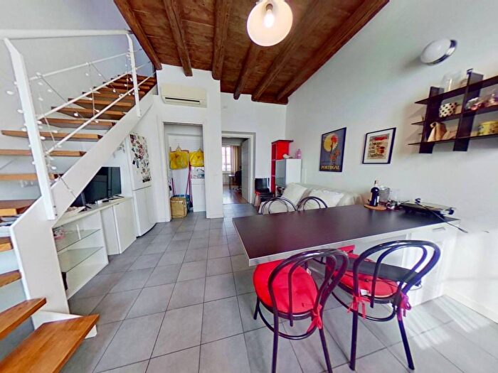 Appartamento trilocale in affitto in Alzaia Naviglio Grande, Navigli Darsena, Milano