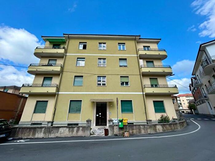 Appartamento trilocale in vendita in Via Soprano, Acqui Terme