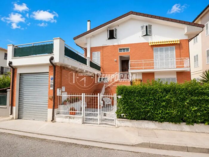 Appartamento quadrilocale in vendita in Via Montanara, Porto San Giorgio