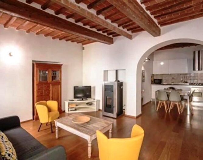 Appartamento con 5 locali in vendita in Via Roma, Portoferraio