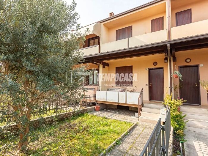 Casa trilocale in vendita in Traversa Sedicesima, Brescia