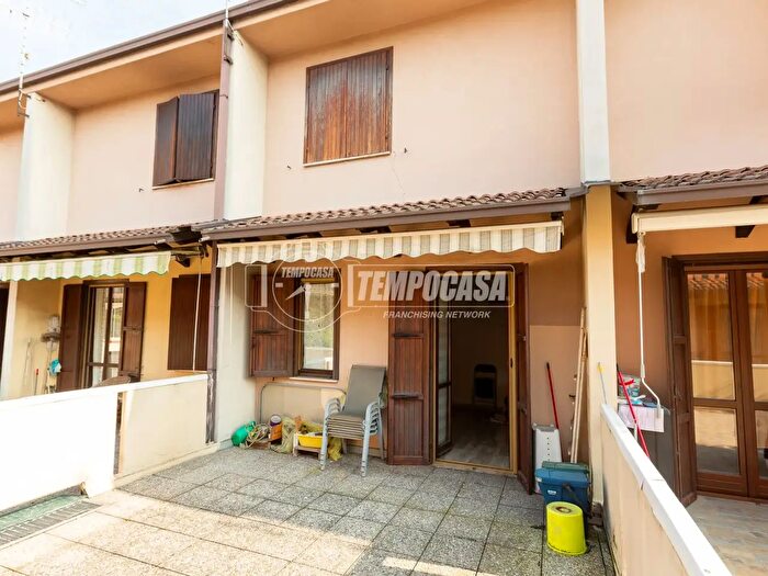 Case in Vendita e in Affitto - 2