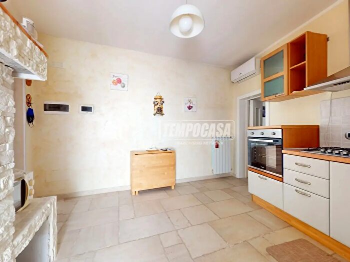 Casa bilocale in vendita in Via della Fede Vincenzo, Casamassima