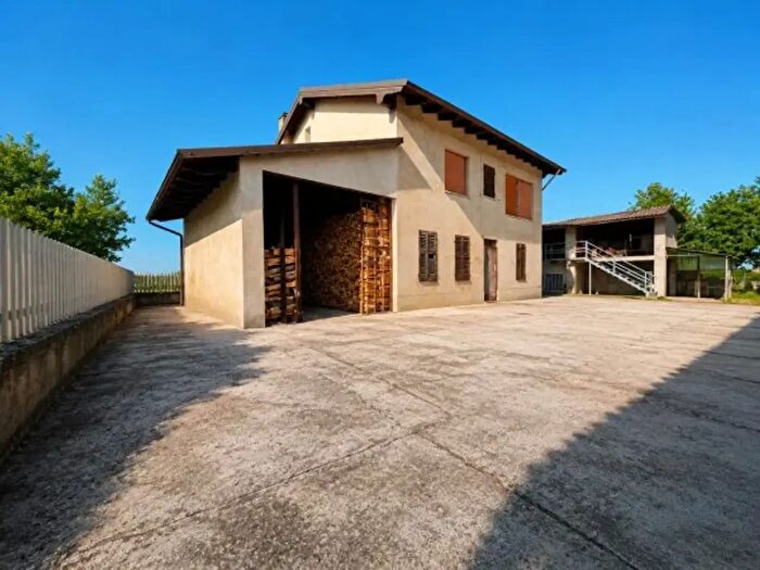 Casa con 6 locali in vendita in Strada Provinciale Ticineto San Salvatore, Ticineto