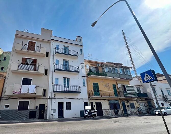 Appartamento bilocale in vendita in Via Messina Marine, Palermo