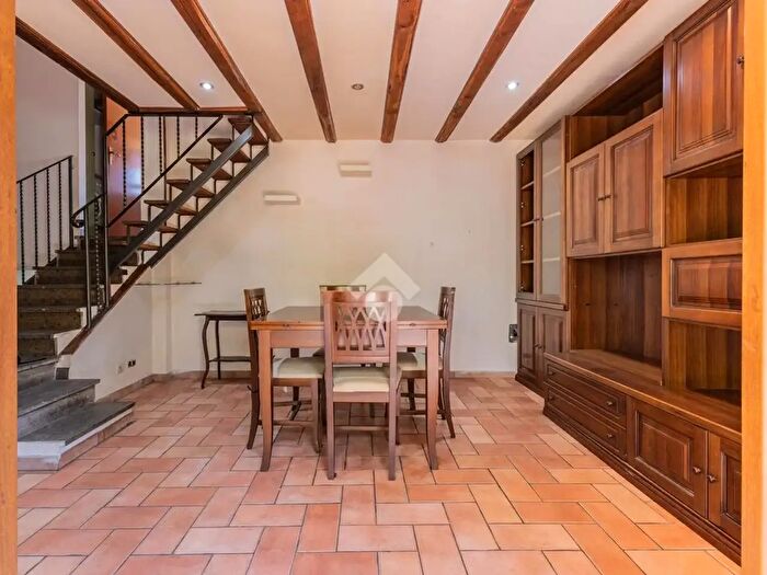 Appartamento trilocale in vendita in Via Roma, Manziana