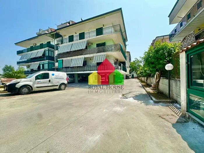 Appartamento quadrilocale in vendita in Via Spazzilli, Giugliano In Campania