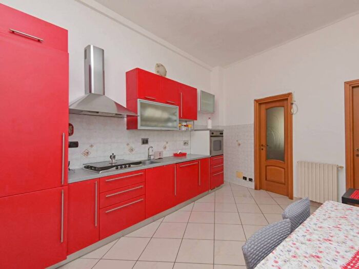 Appartamento trilocale in affitto in Via Oropa, Vanchiglietta, Torino