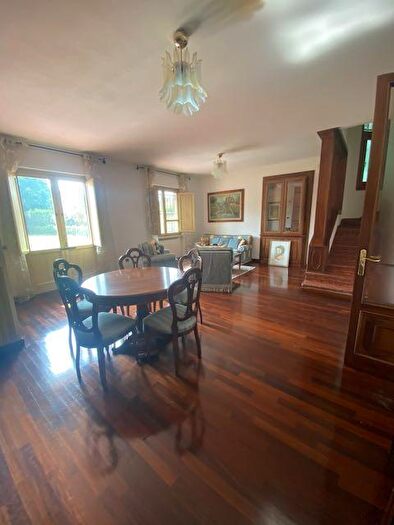 Casa con 13 locali in vendita in Pisa