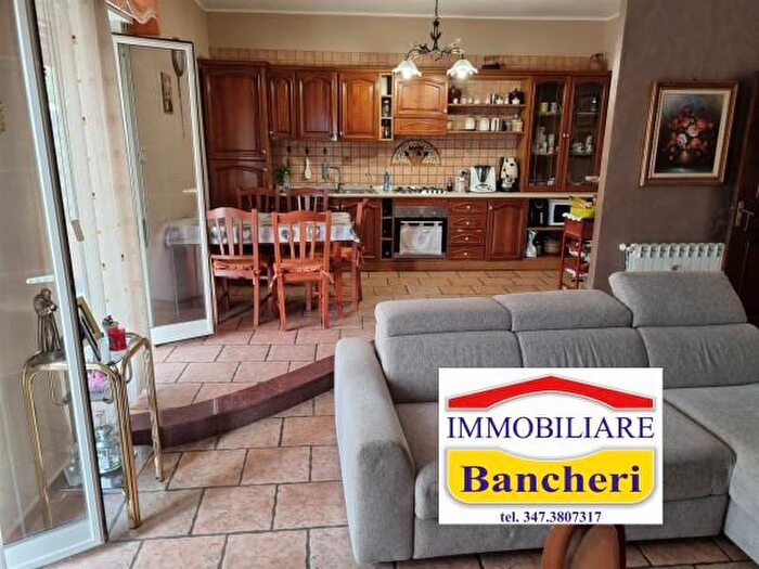 Appartamento con 6 locali in vendita in Via Boris Giuliana, San Cataldo