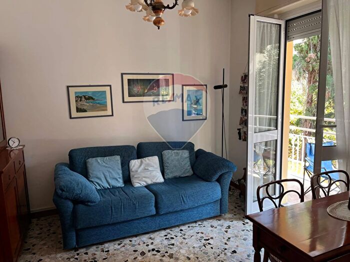 Appartamento bilocale in vendita in Loano