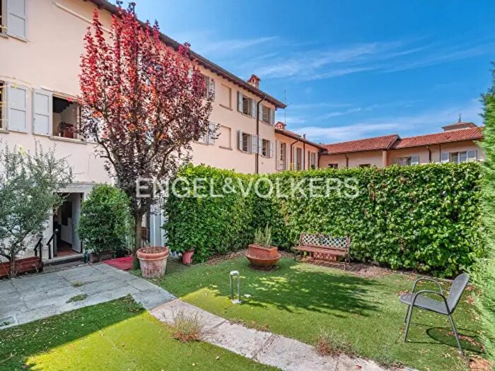 Casa con 6 locali in vendita in Via Giovanni Bertacchi a, Como