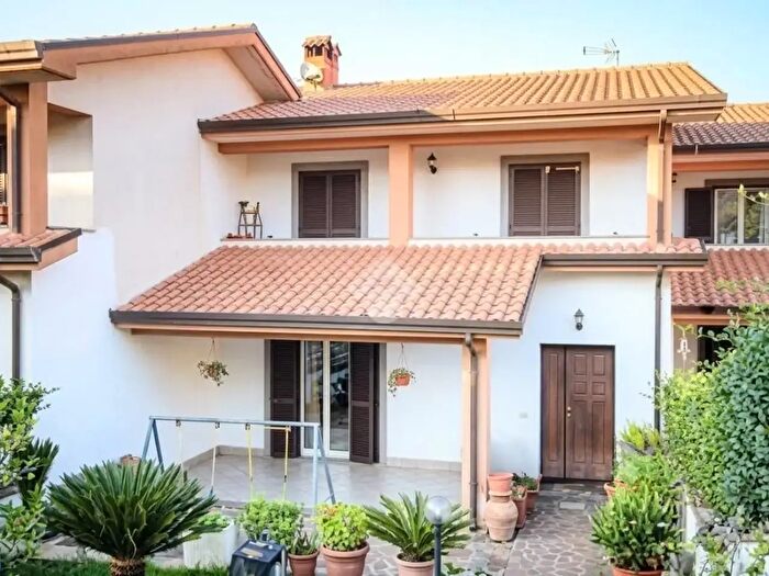 Casa con 6 locali in vendita in Via Aldo Moro, Gallicano Nel Lazio