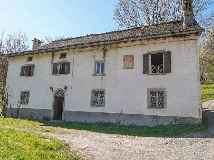 Casa con 5 locali in vendita in Via Tezzola, Rota DImagna