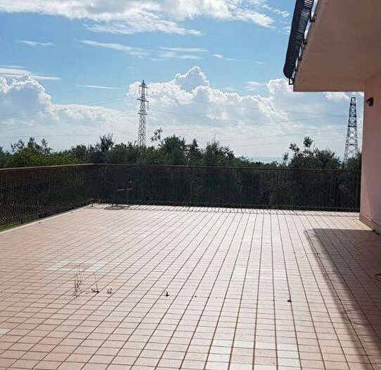 Appartamento con 5 locali in affitto in Via Mergataro, Centro, Formia