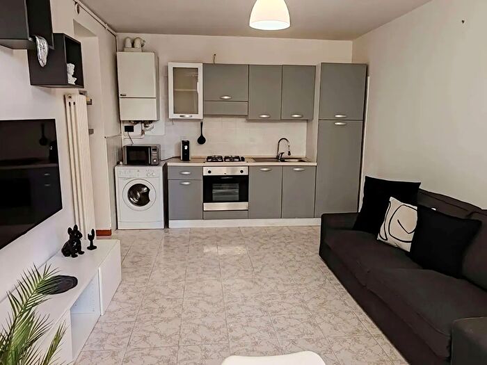 Appartamento bilocale in vendita in Via Saruggia, Albavilla