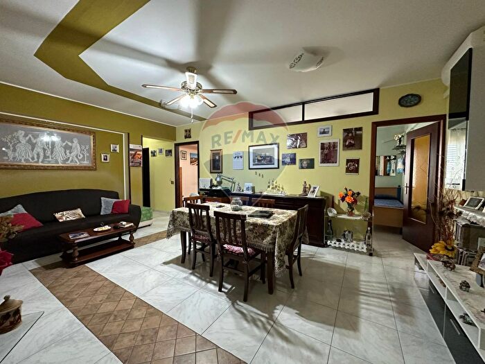 Appartamento con 6 locali in vendita in Via Papa Giovanni XIII, Pace Del Mela