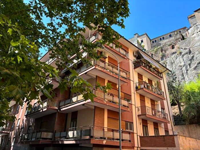 Appartamento quadrilocale in vendita in Via Pubblica Passeggiata, Orte