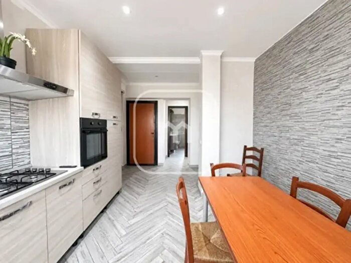 Appartamento trilocale in vendita in Via di Fontana Candida, Roma