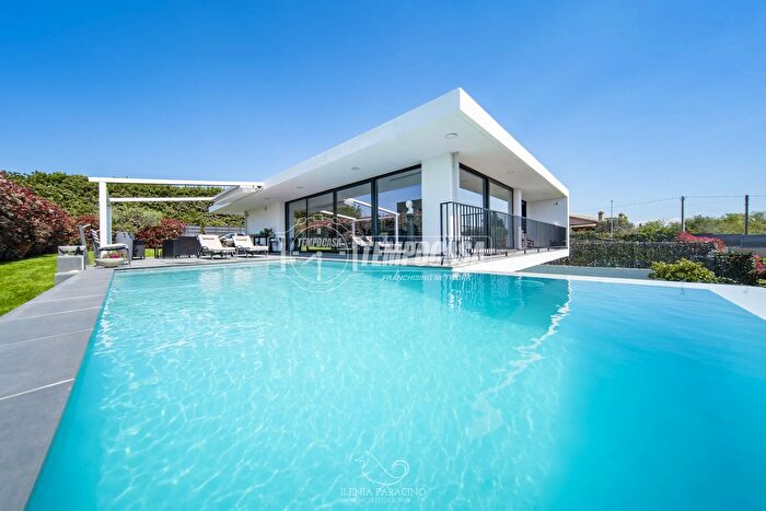 Casa con 6 locali in vendita in Via della Spinareta, Formello