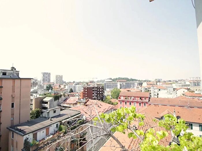 Appartamento quadrilocale in vendita in Via Baldo degli Ubaldi, Milano