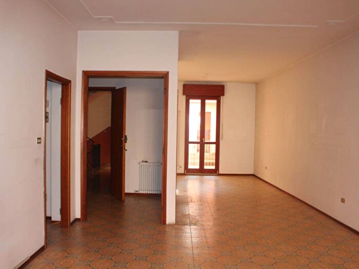 Appartamento con 5 locali in affitto in Via Fratelli Bandiera, Centro Storico, Imola