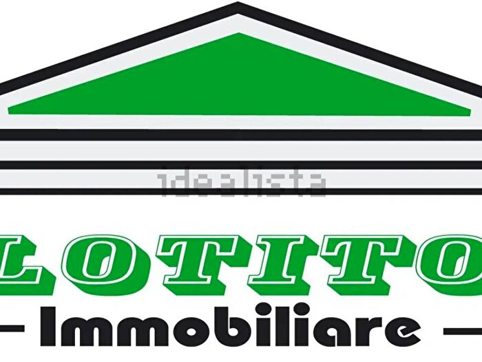 Appartamento con 5 locali in affitto in Via Del Mandorlo No Number, Centro, Potenza