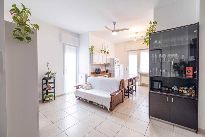 Appartamento trilocale in vendita in Novara