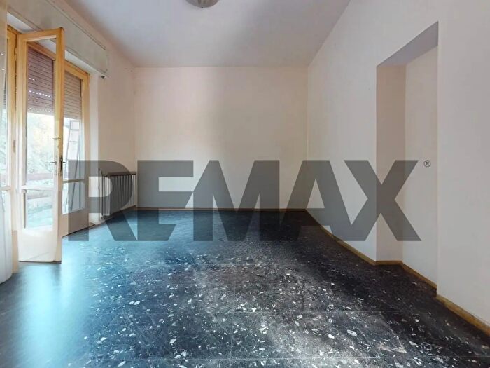 Appartamento con 6 locali in vendita in Via degli Ortacci, Viareggio