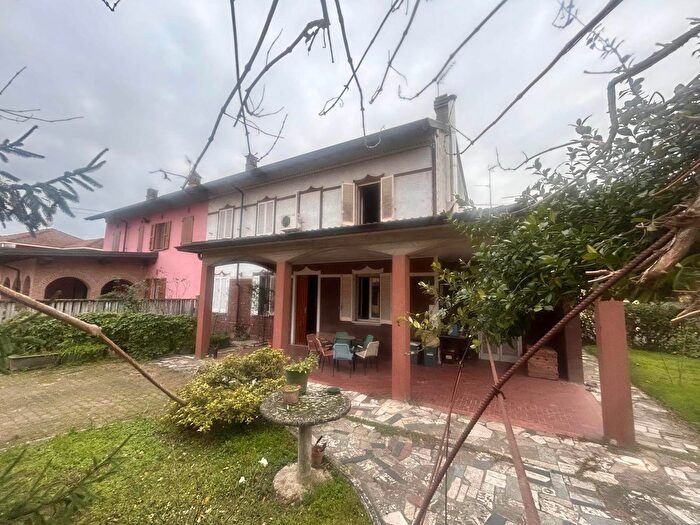 Casa trilocale in vendita in Dorno