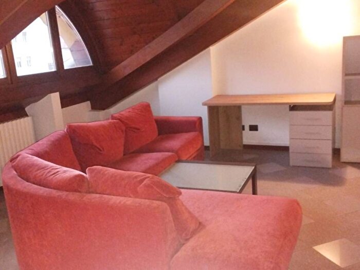 Casa trilocale in affitto in Via Gaetano Donizetti, Centro, Varese