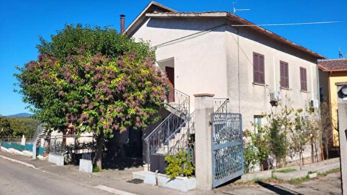 Casa con 5 locali in vendita in Via Alessandro Manzoni, Penna In Teverina