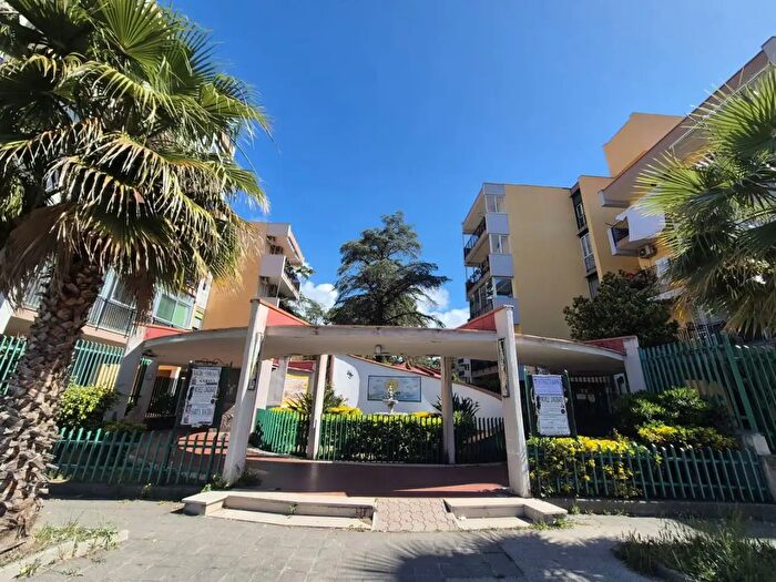Appartamento quadrilocale in vendita in Via Caravelli, Torre Annunziata