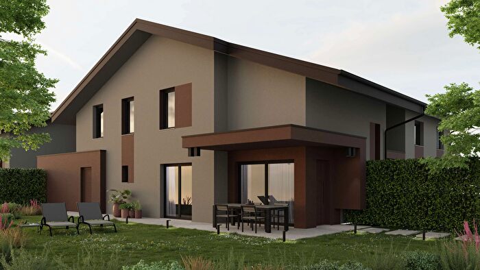 Casa quadrilocale in vendita in Arcisate Via Cesarina Monti, Arcisate