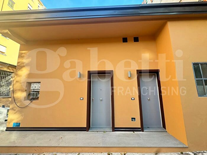 Appartamento bilocale in vendita in Via Saffi, Bologna