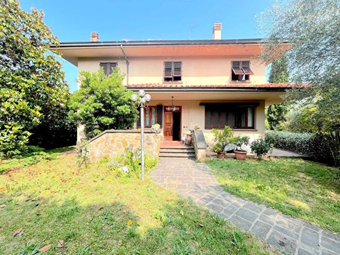 Casa con 14 locali in vendita in Viale delle Arti Bagno a Ripoli, Bagno A Ripoli