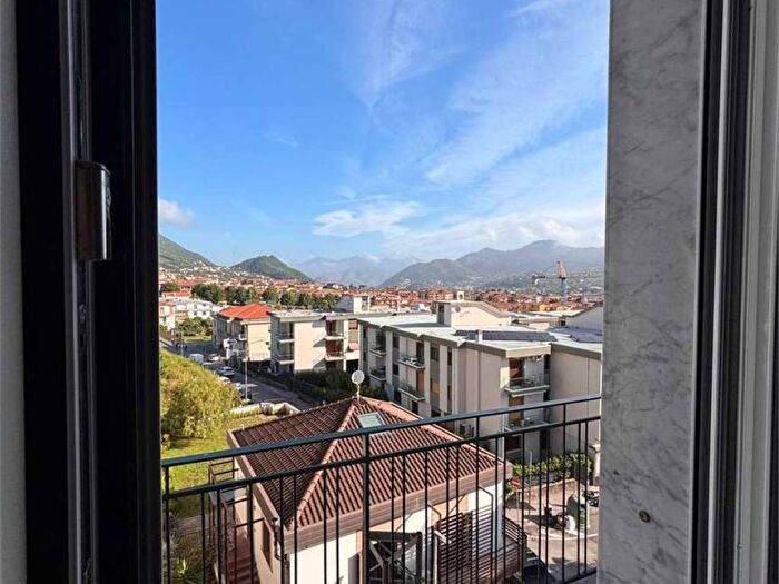 Appartamento trilocale in affitto in via Maggiore Pietro Formosa, Centro, Cava de' Tirreni
