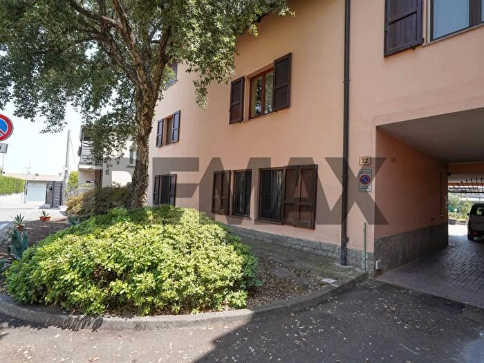 Casa trilocale in vendita in Via Chiusa, Bottanuco