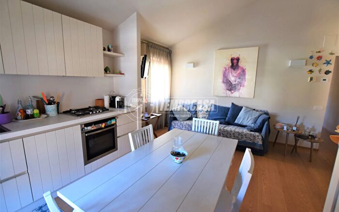 Appartamento trilocale in vendita in Viale della Vittoria, Porto San Giorgio