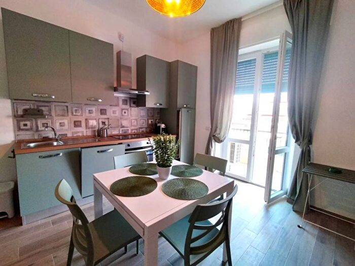 Appartamento trilocale in affitto in Via Giovanni Bovio, Centro, Follonica